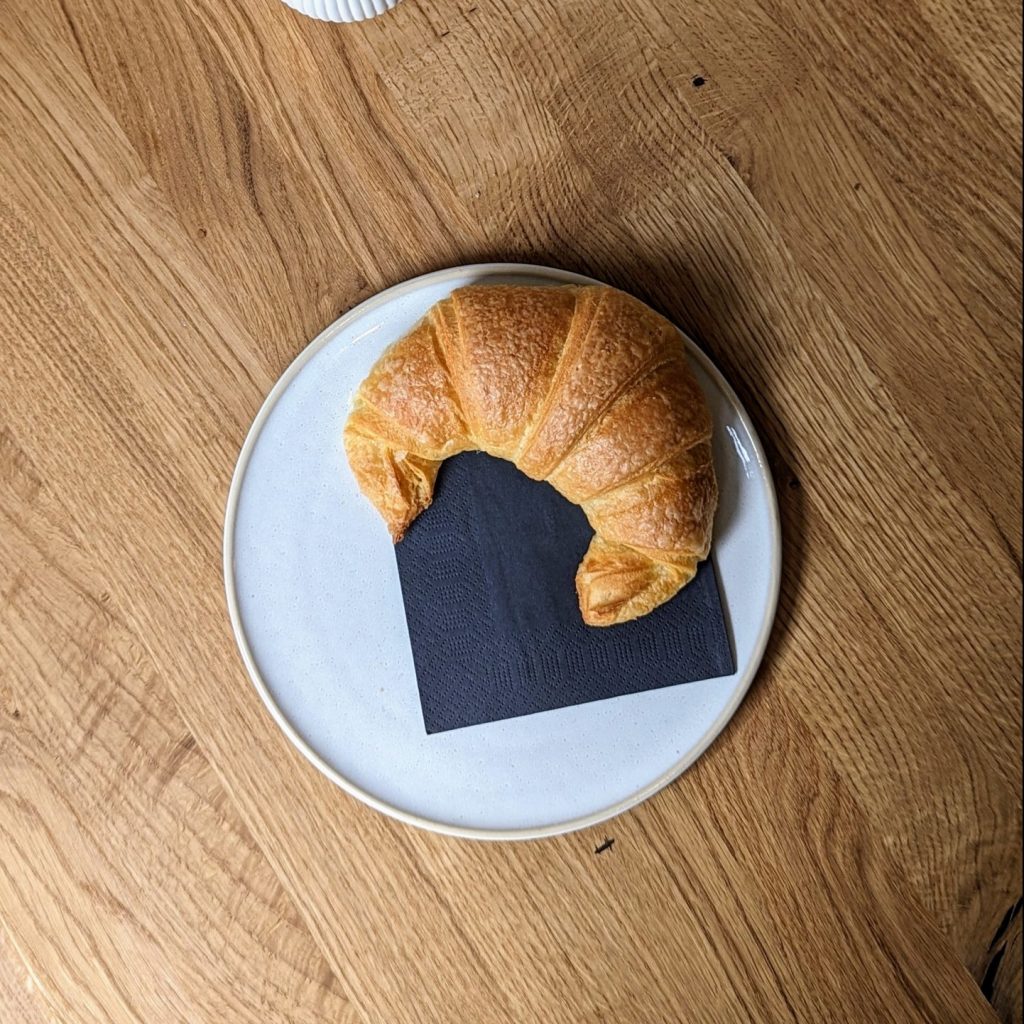 Café Alma Croissant